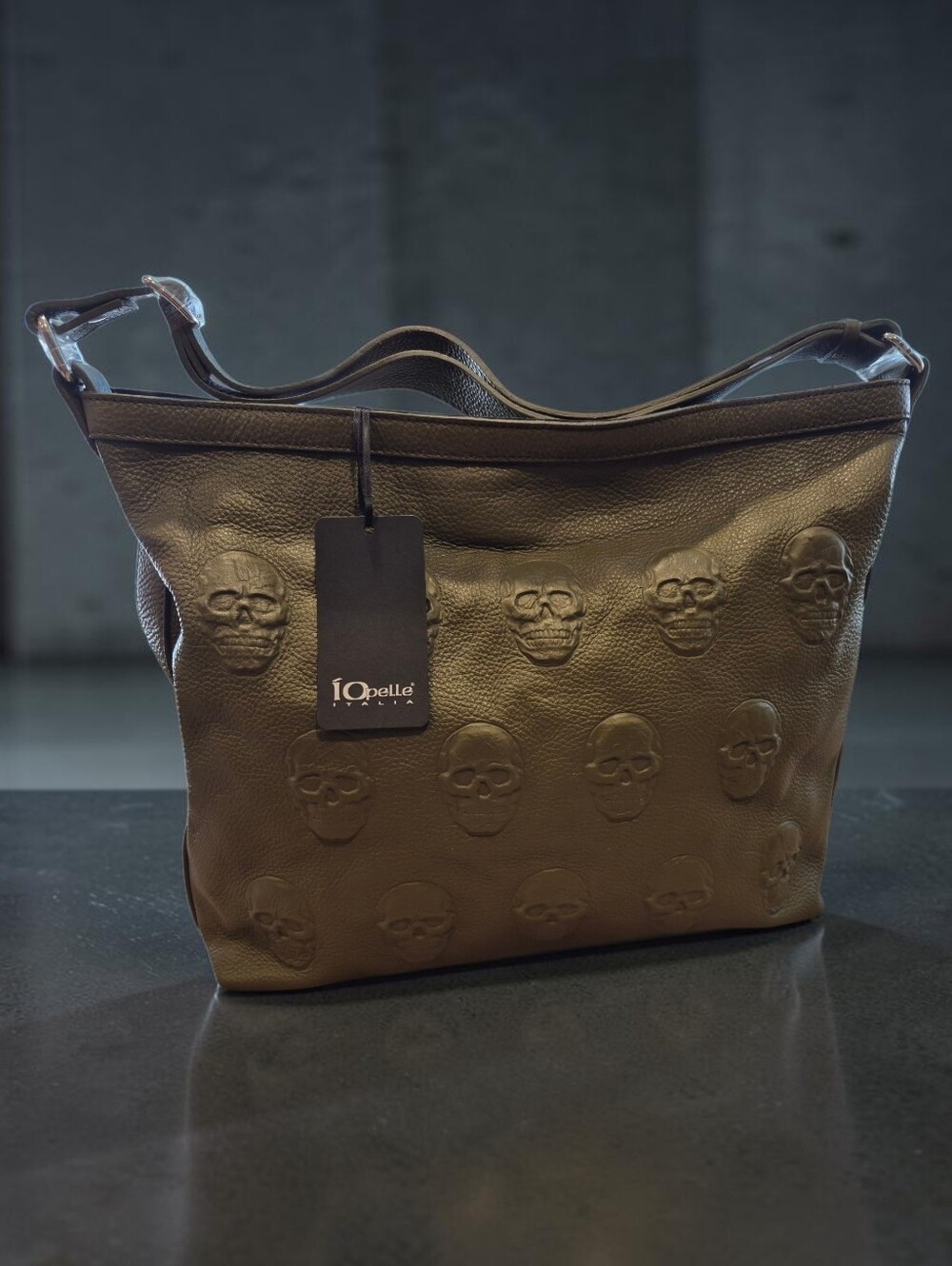 Ío Pelle Italia Olive Green Pebbled Leather Skull Embossed Shoulder Bag - Picture 1 of 9